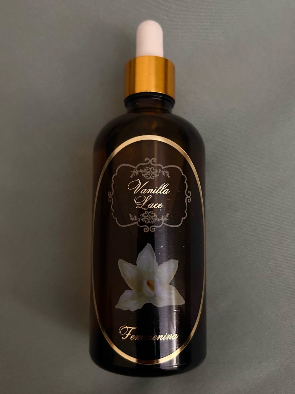 femmenina vanilla lace body oil
